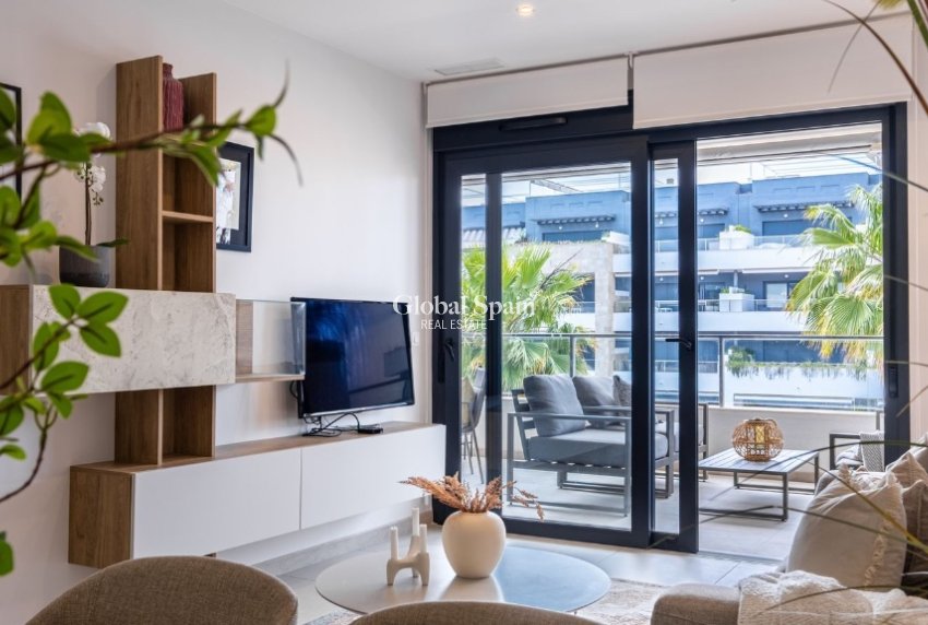 Resale - Apartment -
ORIHUELA COSTA - Playa Flamenca