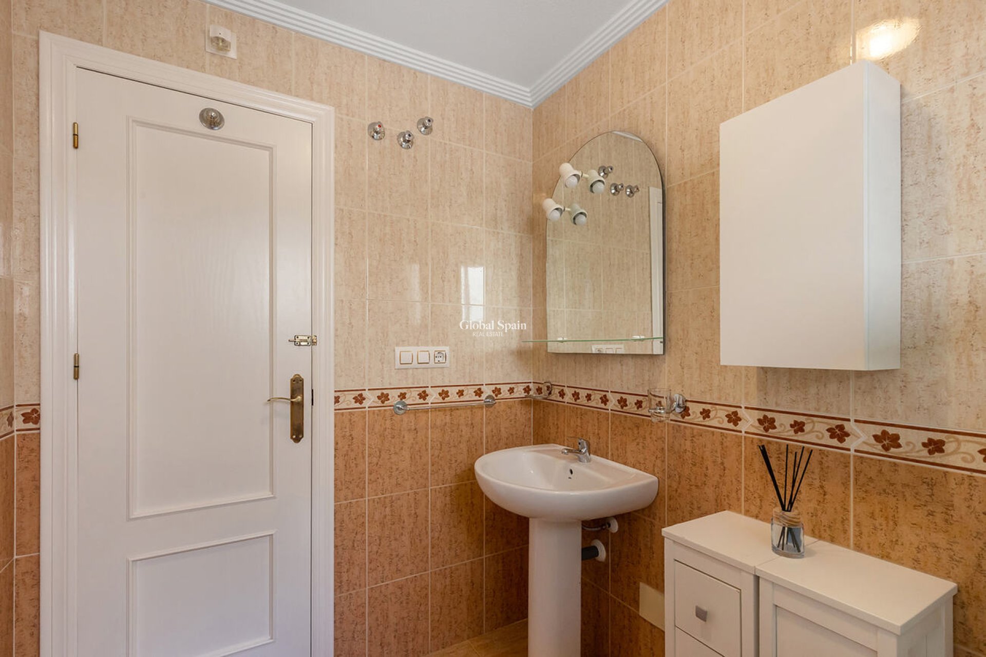 Resale - APARTMENT -
ORIHUELA COSTA - Playa Flamenca