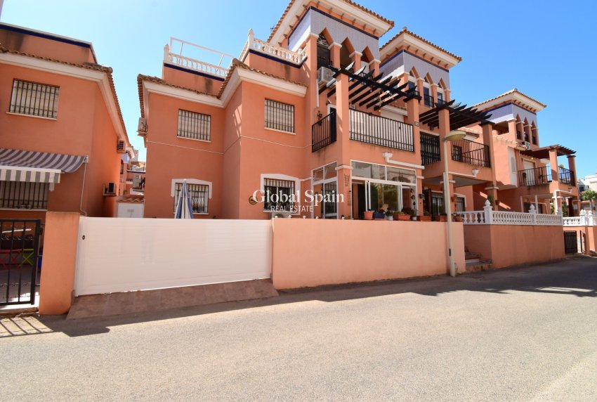 Resale - APARTMENT -
Orihuela Costa - Playa Flamenca