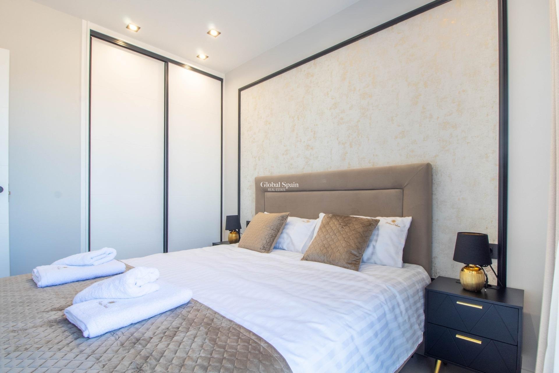 Resale - Apartment -
ORIHUELA COSTA - Punta Prima