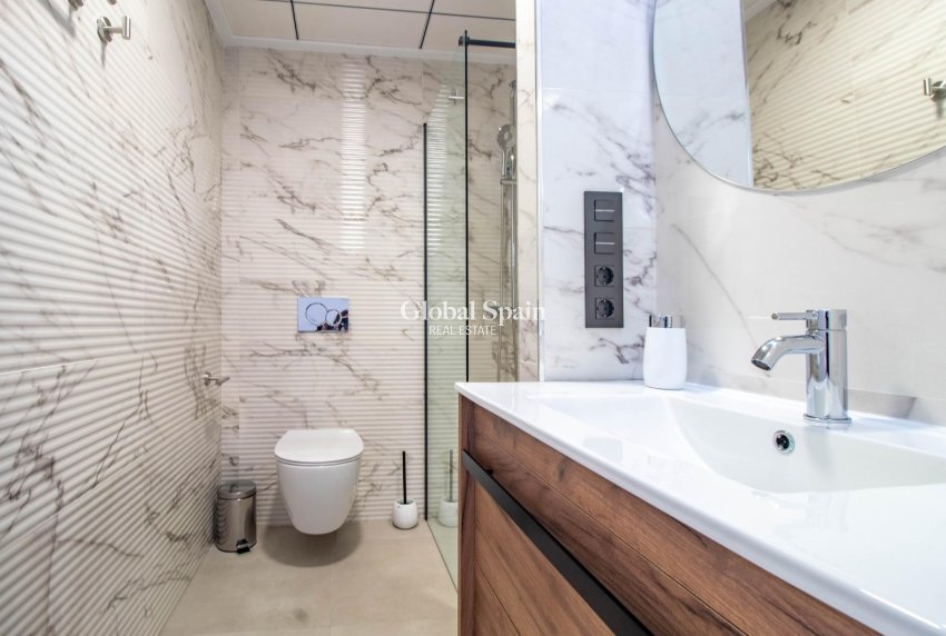 Resale - Apartment -
ORIHUELA COSTA - Punta Prima