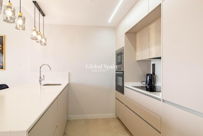 Resale - Apartment -
ORIHUELA COSTA - Punta Prima