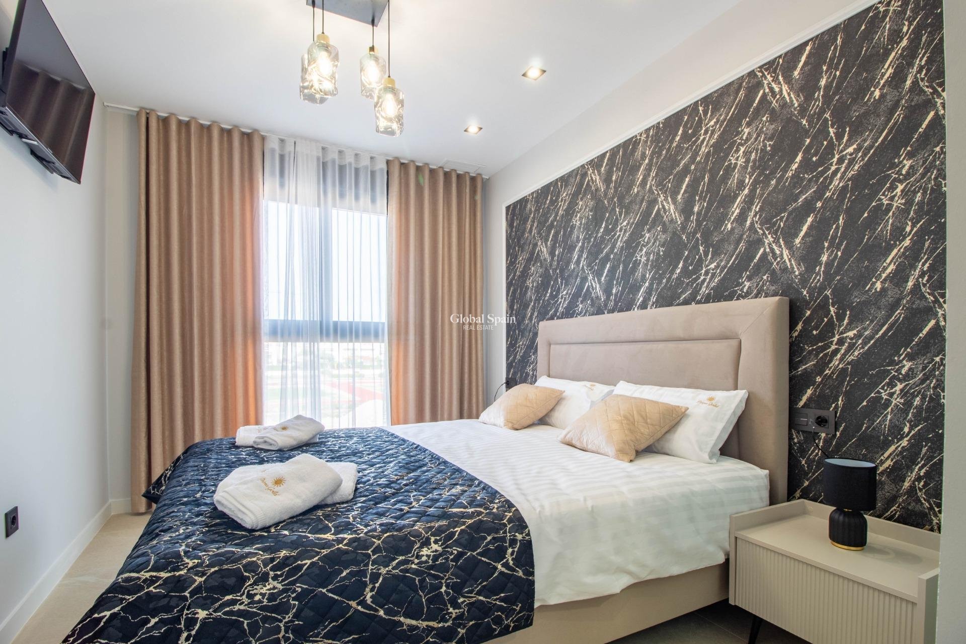 Resale - Apartment -
ORIHUELA COSTA - Punta Prima