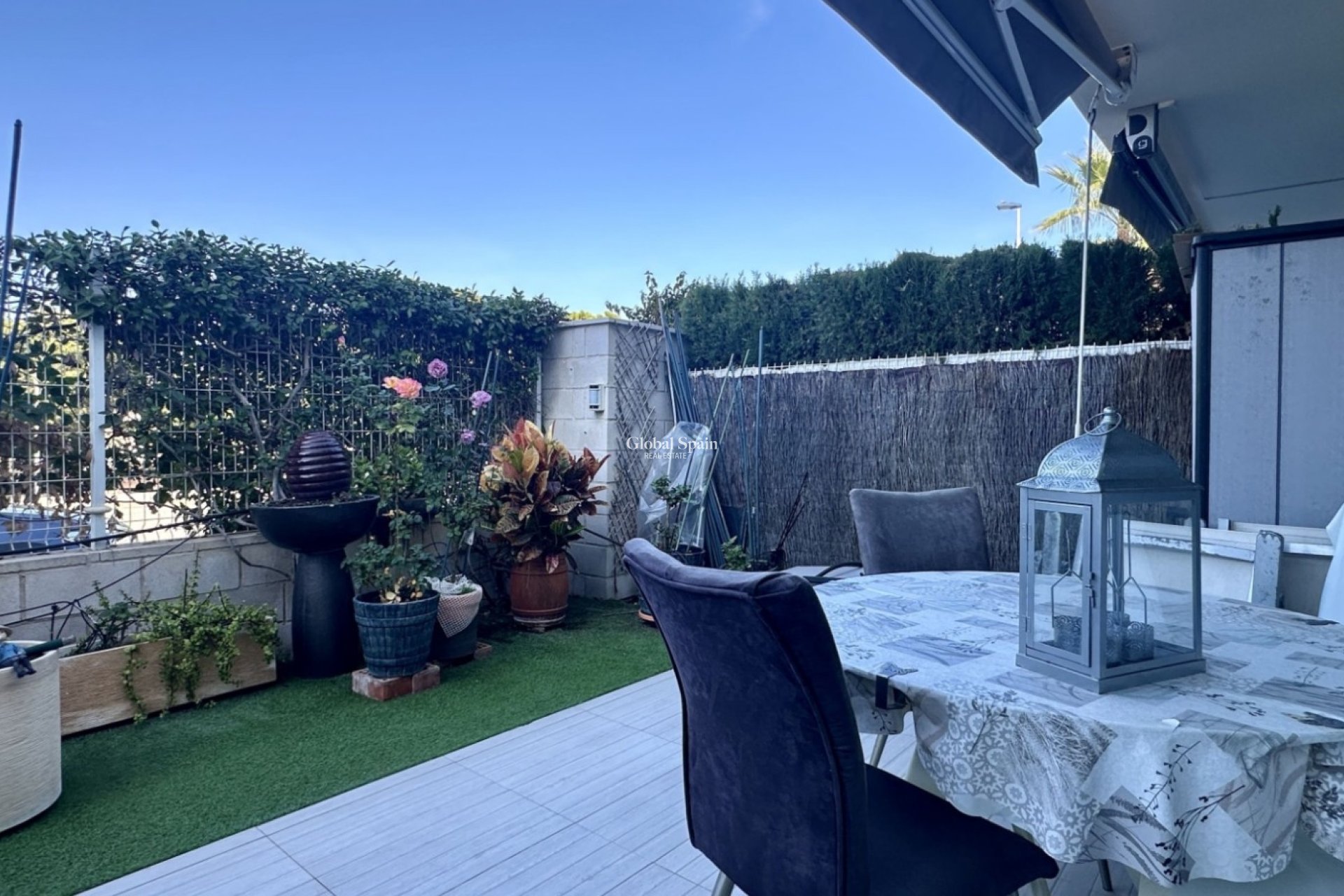 Resale - APARTMENT -
ORIHUELA COSTA - Punta Prima