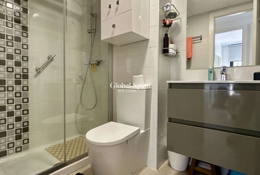 Resale - APARTMENT -
ORIHUELA COSTA - Punta Prima