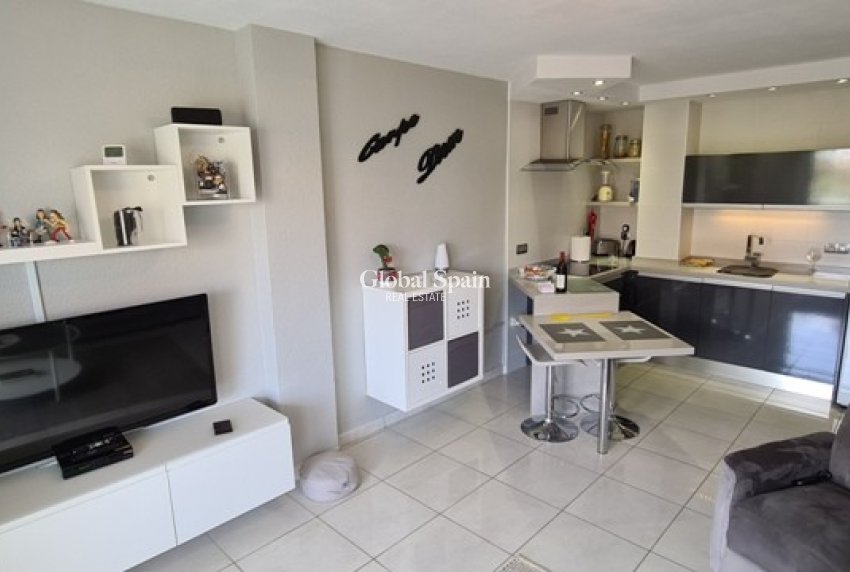 Resale - APARTMENT -
ORIHUELA COSTA - Punta Prima