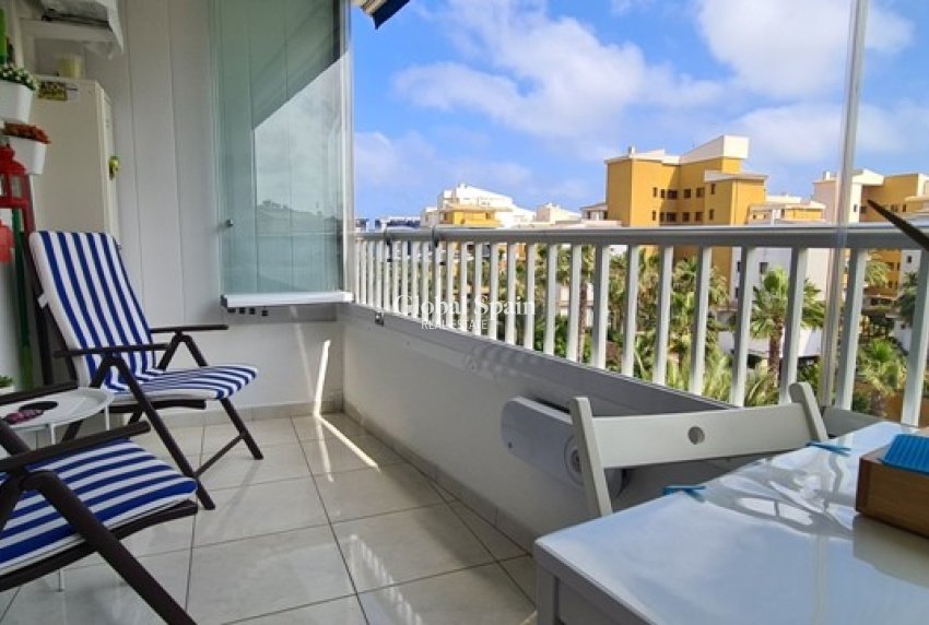 Resale - APARTMENT -
ORIHUELA COSTA - Punta Prima