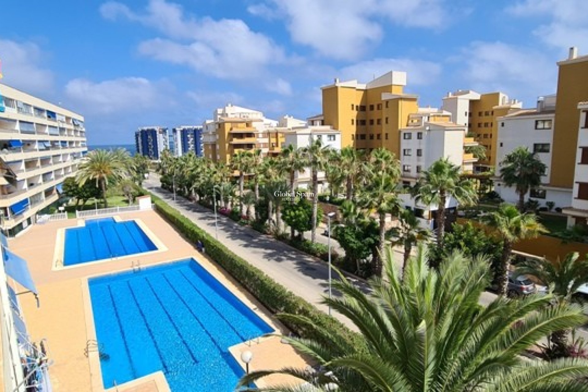 Resale - APARTMENT -
ORIHUELA COSTA - Punta Prima