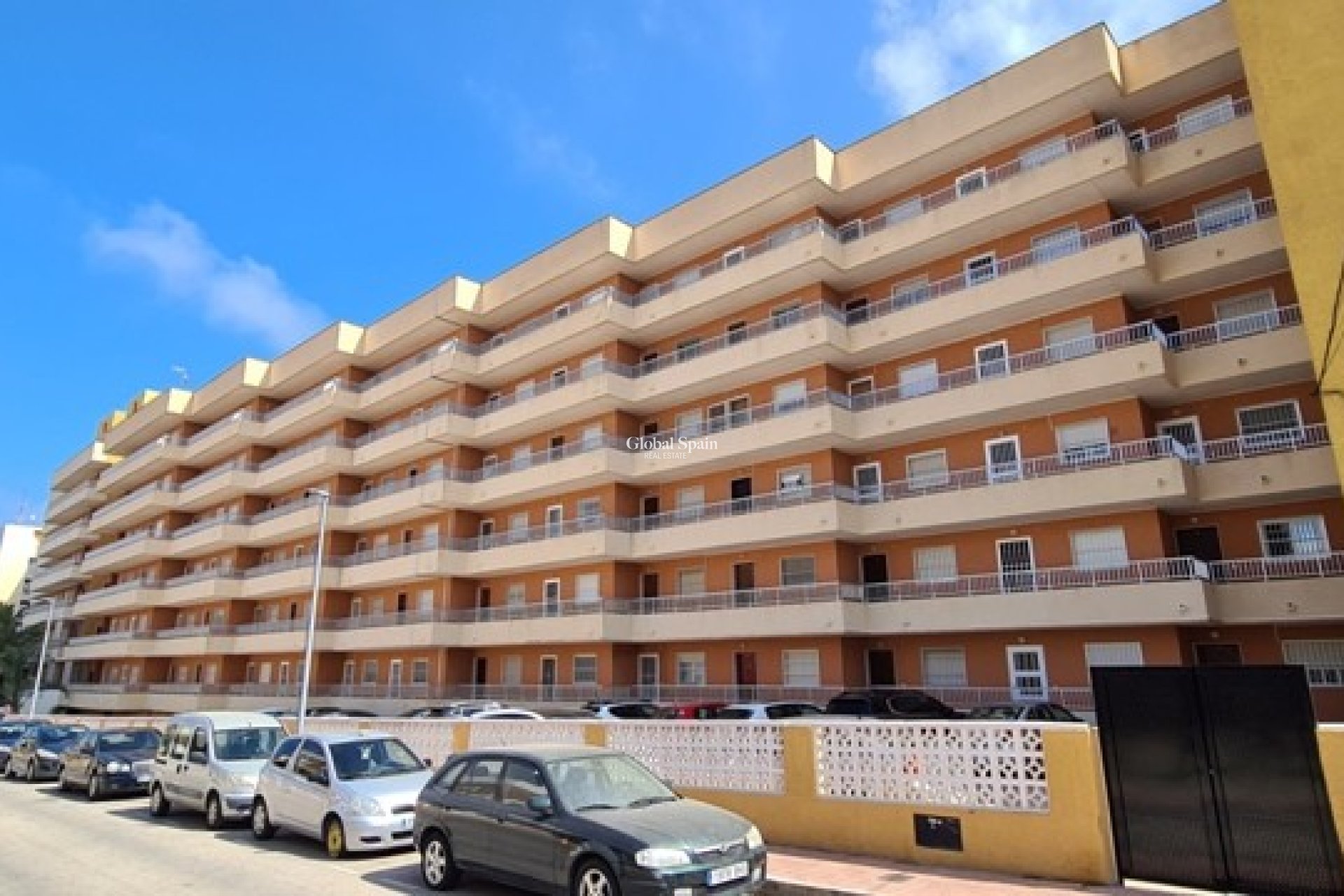 Resale - APARTMENT -
ORIHUELA COSTA - Punta Prima