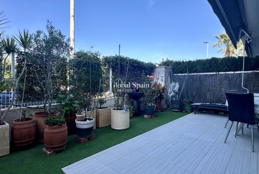 Resale - APARTMENT -
ORIHUELA COSTA - Punta Prima