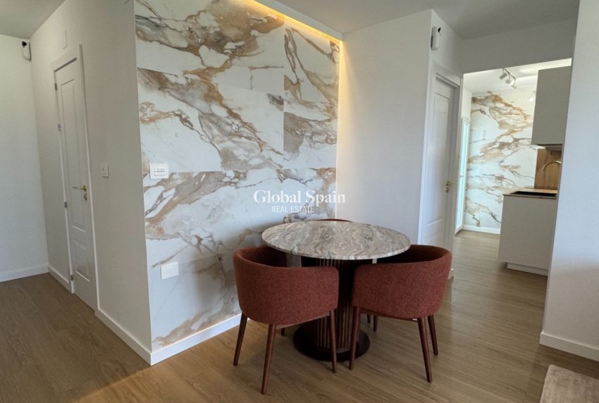 Resale - APARTMENT -
ORIHUELA COSTA - Punta Prima