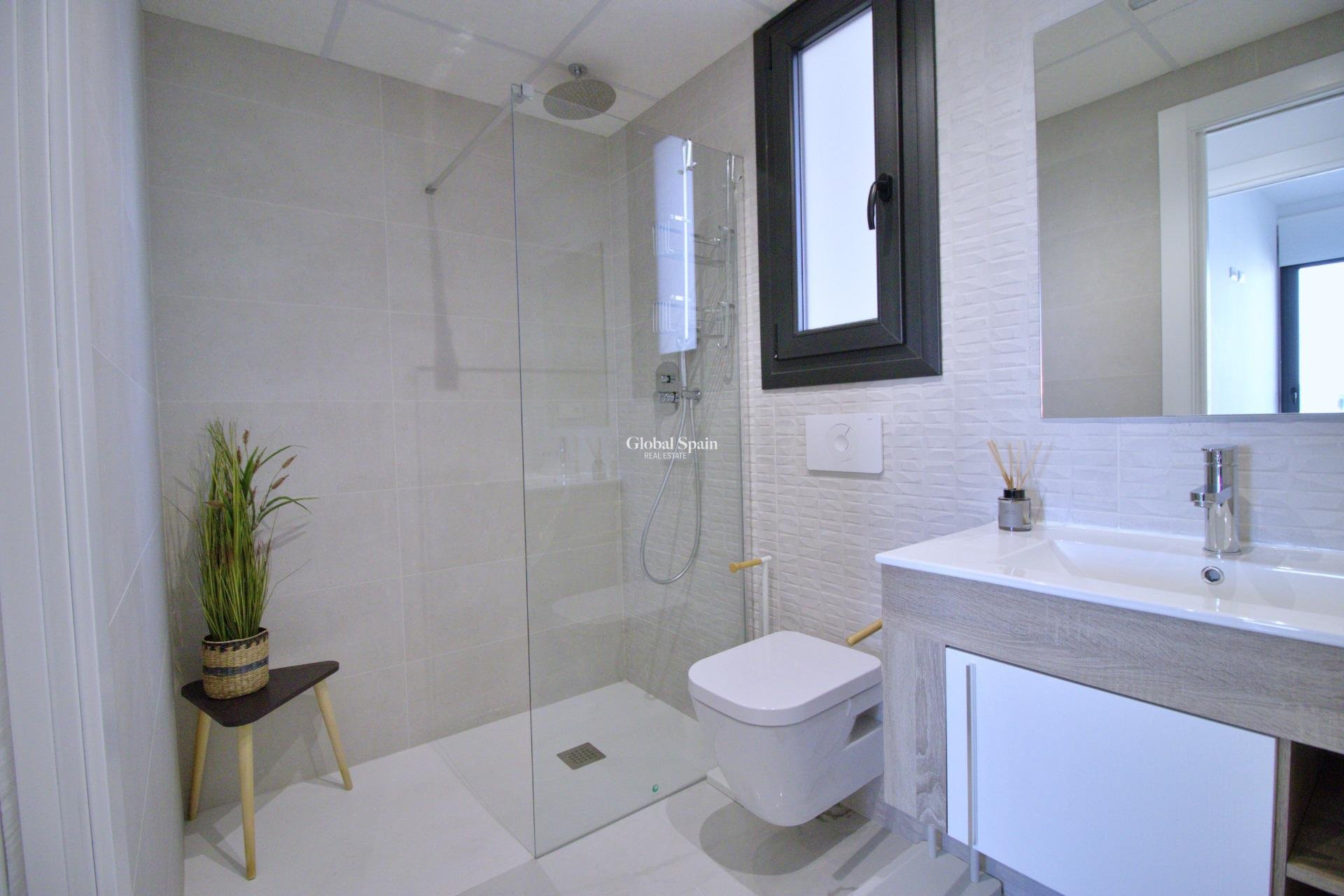 Resale - APARTMENT -
ORIHUELA COSTA - Punta Prima