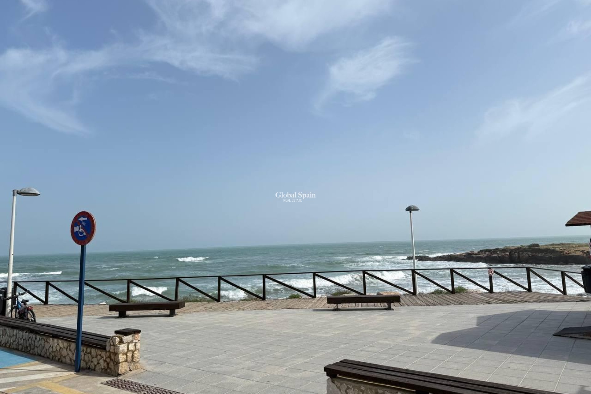 Resale - APARTMENT -
ORIHUELA COSTA - Punta Prima