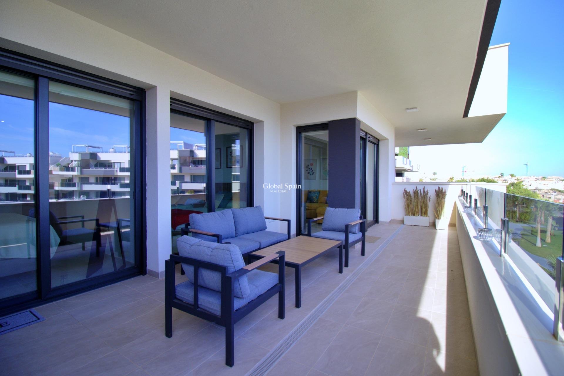 Resale - APARTMENT -
ORIHUELA COSTA - Punta Prima