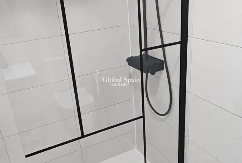 Resale - APARTMENT -
ORIHUELA COSTA - Punta Prima