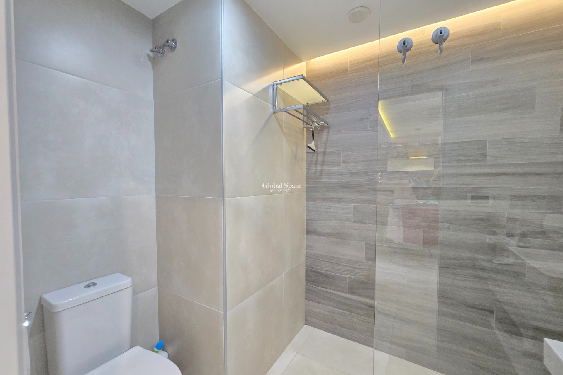 Resale - APARTMENT -
ORIHUELA COSTA - Punta Prima *