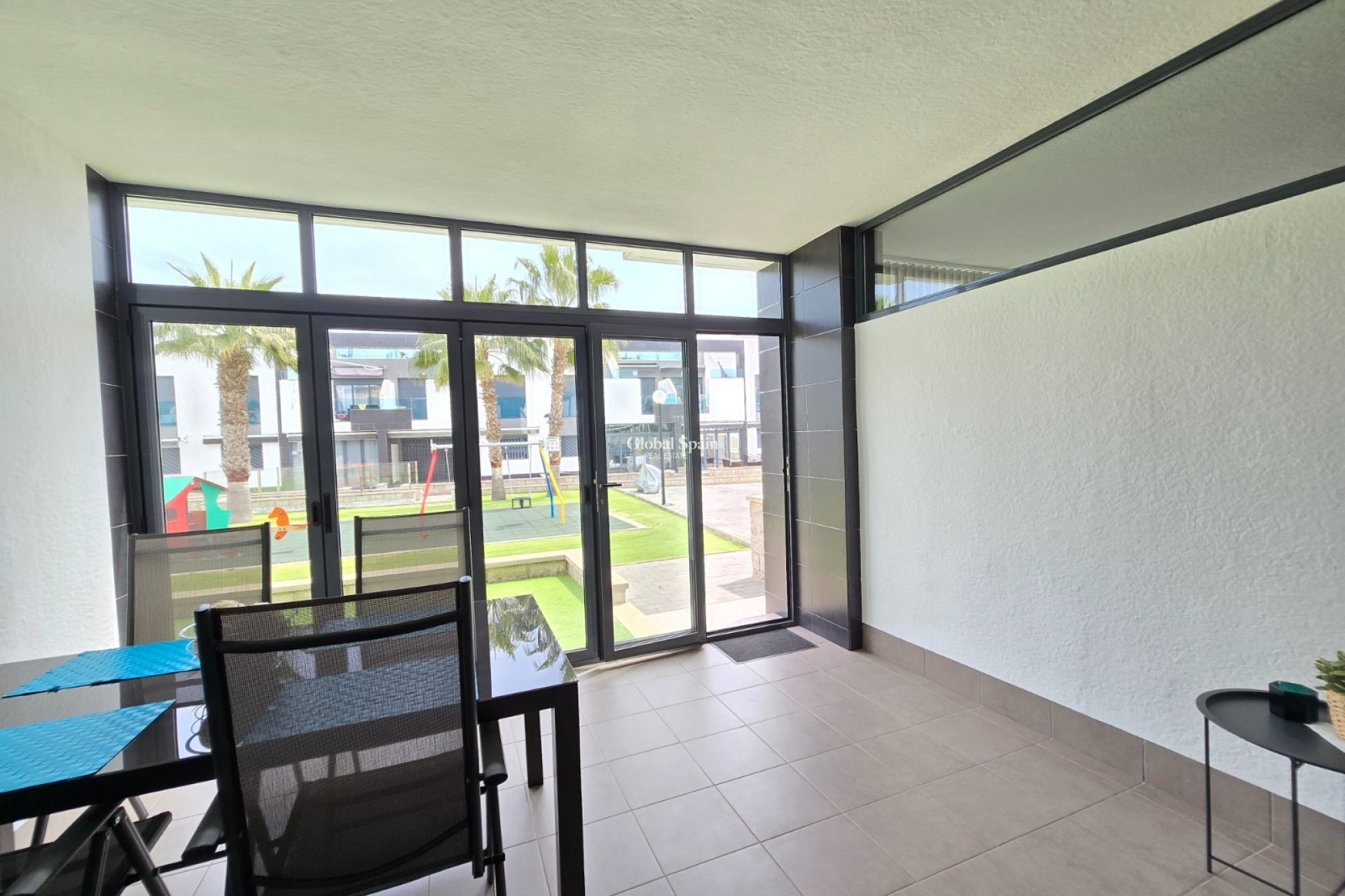 Resale - APARTMENT -
ORIHUELA COSTA - Punta Prima *