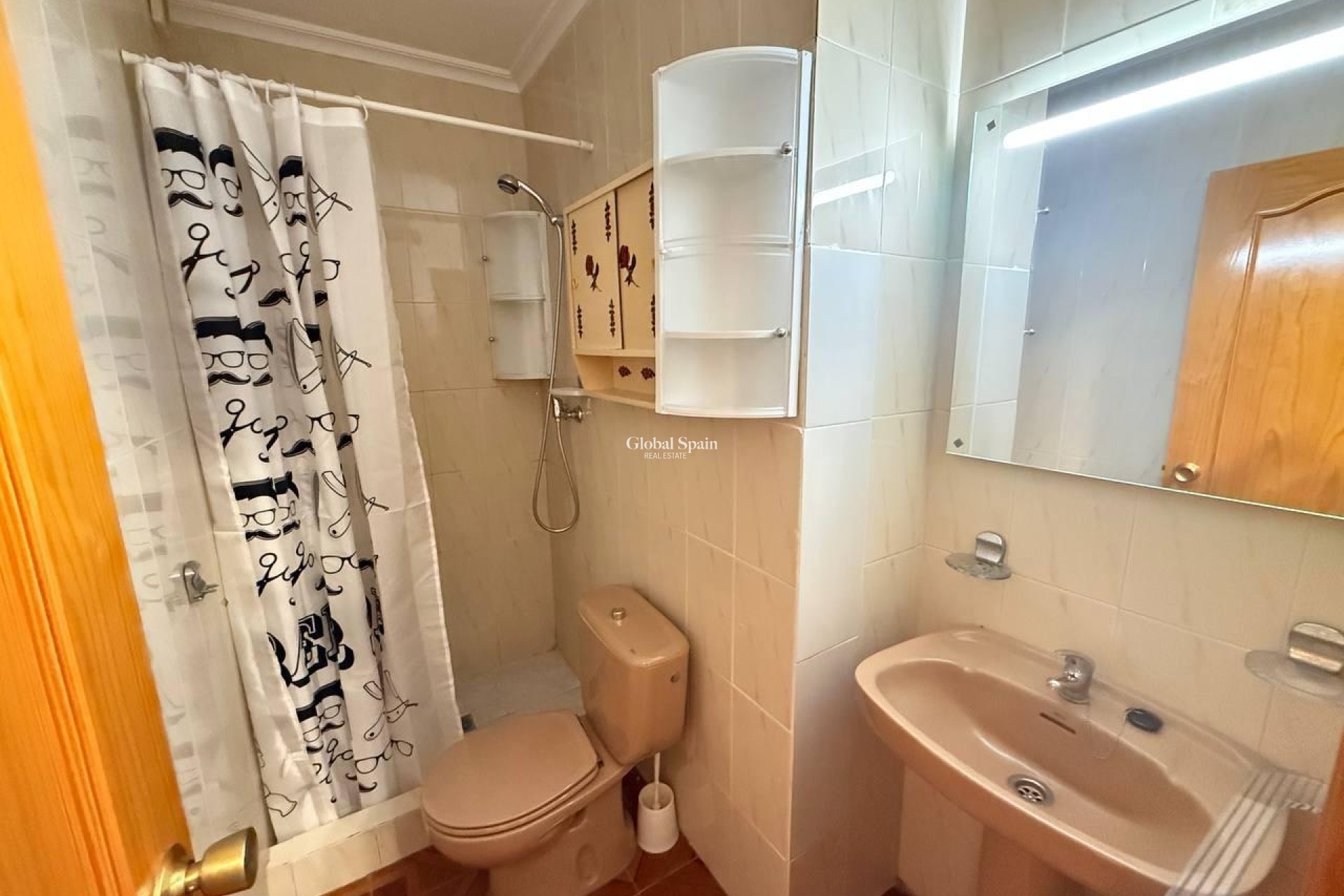 Resale - APARTMENT -
ORIHUELA COSTA - Punta Prima