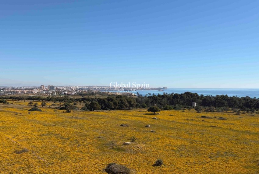 Resale - APARTMENT -
ORIHUELA COSTA - Punta Prima