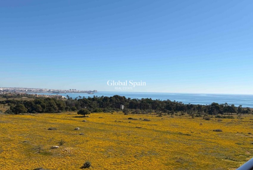 Resale - APARTMENT -
ORIHUELA COSTA - Punta Prima