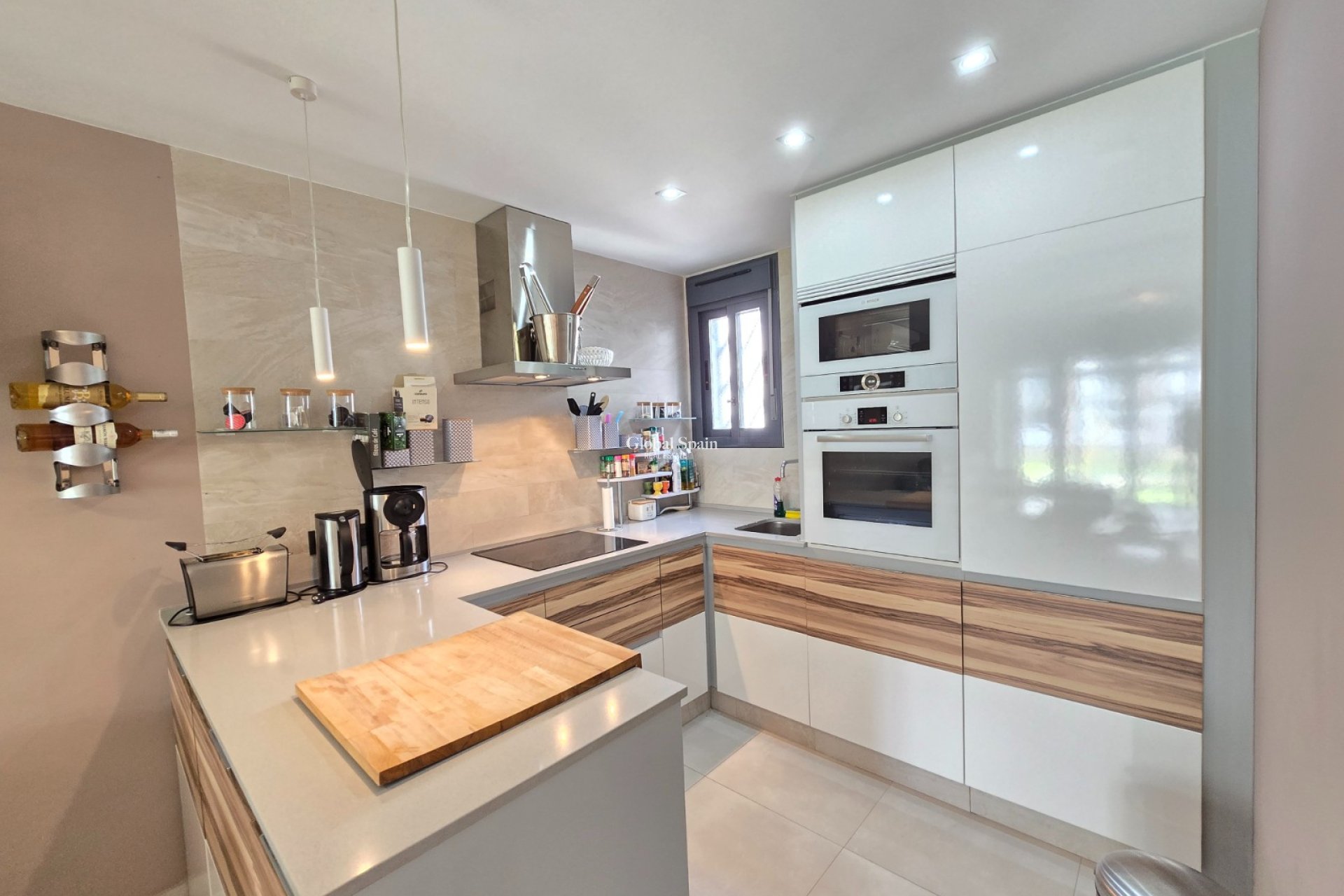 Resale - APARTMENT -
ORIHUELA COSTA - Punta Prima *