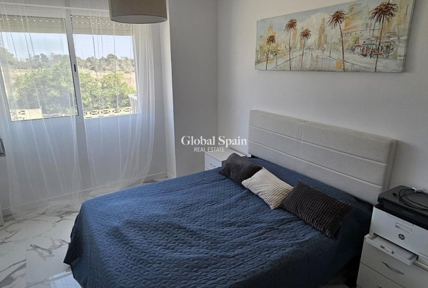 Resale - APARTMENT -
ORIHUELA COSTA - Punta Prima