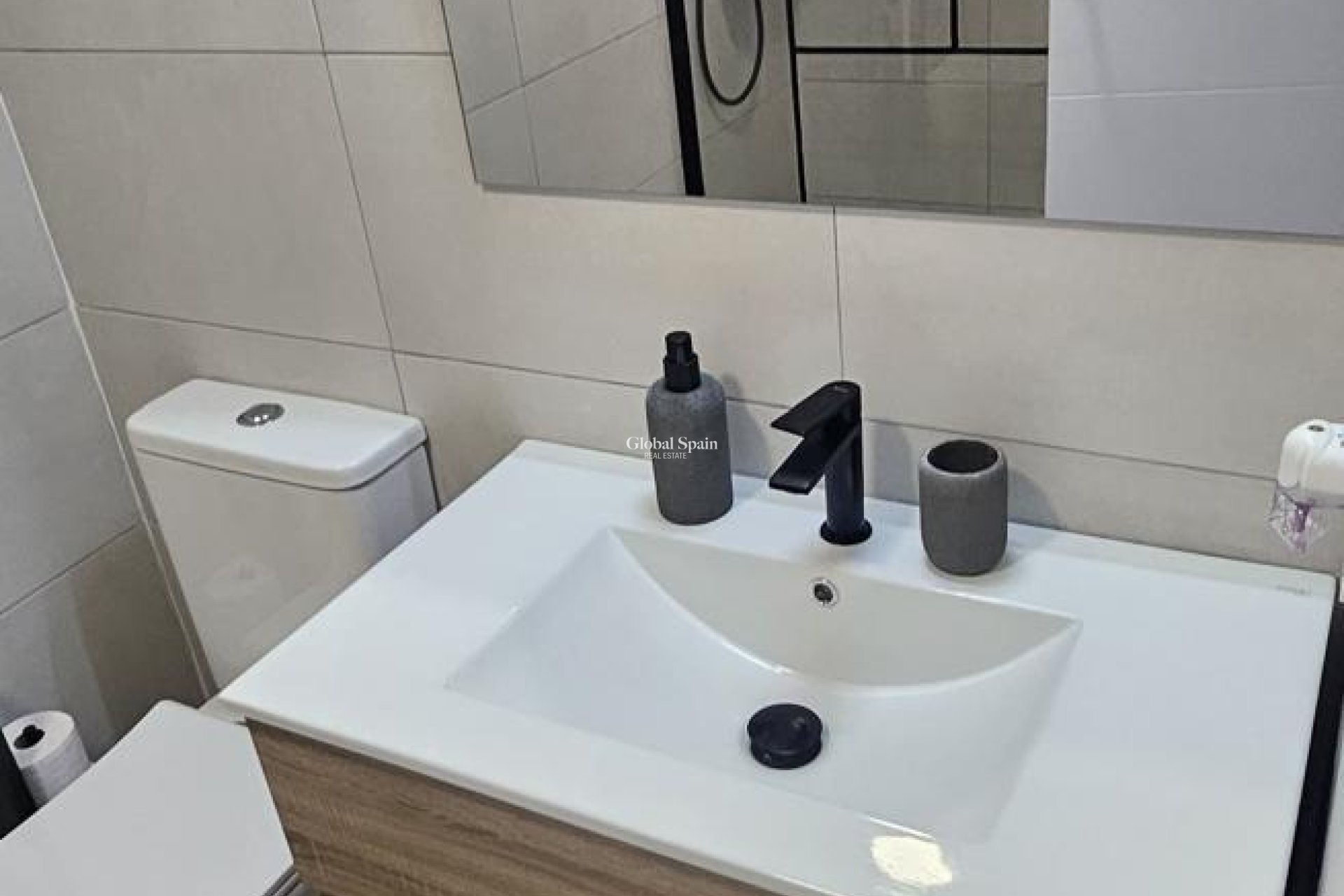 Resale - APARTMENT -
ORIHUELA COSTA - Punta Prima