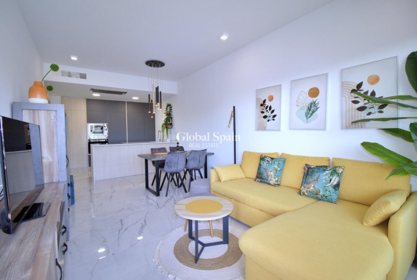 Resale - APARTMENT -
ORIHUELA COSTA - Punta Prima