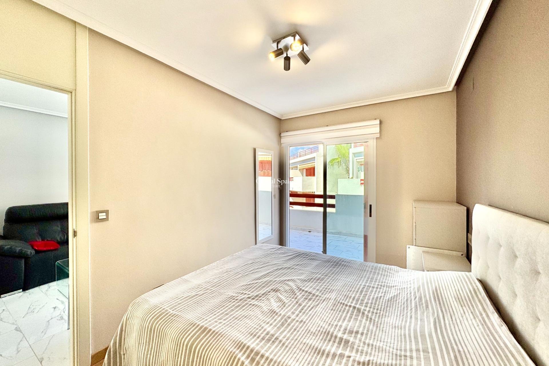 Resale - APARTMENT -
ORIHUELA COSTA - Punta Prima