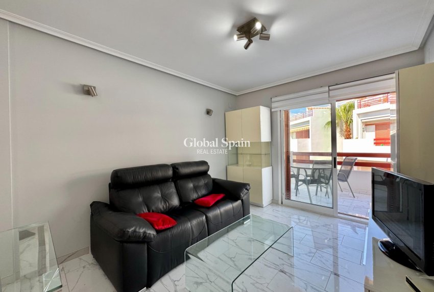 Resale - APARTMENT -
ORIHUELA COSTA - Punta Prima