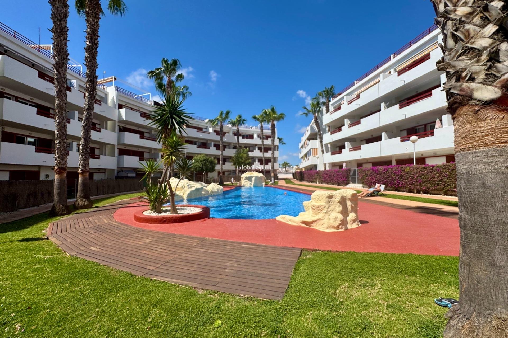 Resale - APARTMENT -
ORIHUELA COSTA - Punta Prima