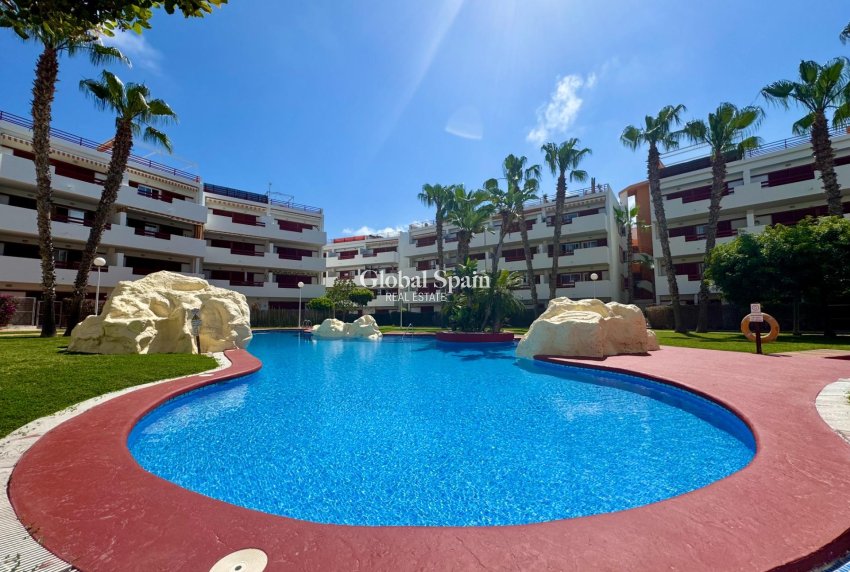 Resale - APARTMENT -
ORIHUELA COSTA - Punta Prima