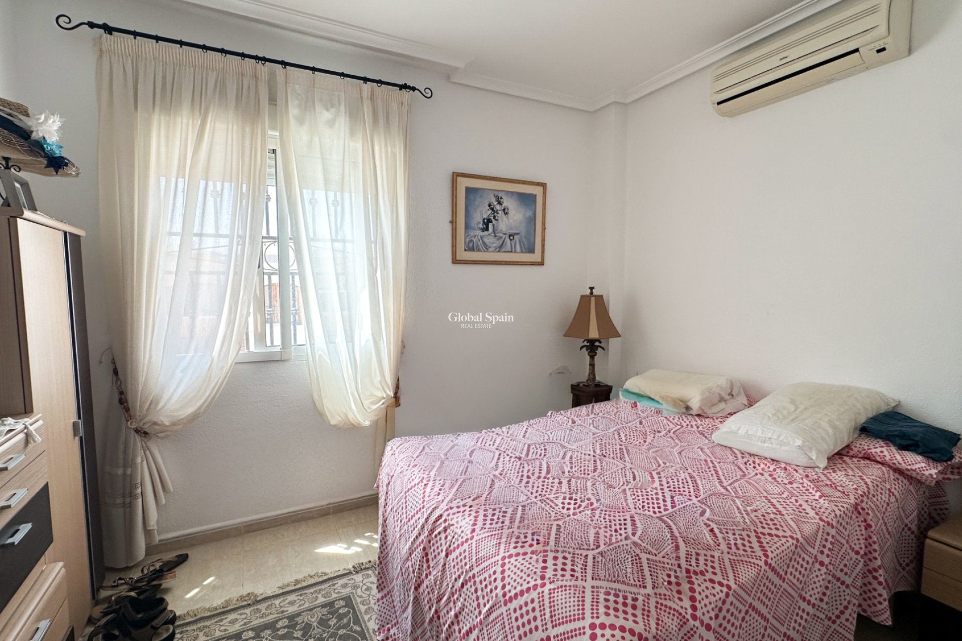 Resale - APARTMENT -
ORIHUELA COSTA - Punta Prima