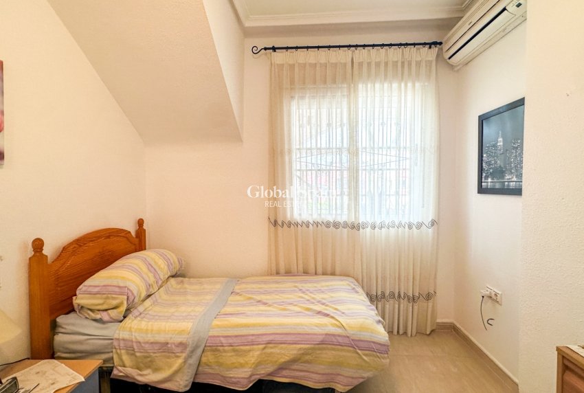 Resale - APARTMENT -
ORIHUELA COSTA - Punta Prima