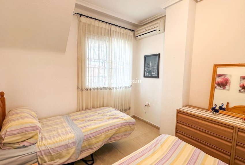 Resale - APARTMENT -
ORIHUELA COSTA - Punta Prima