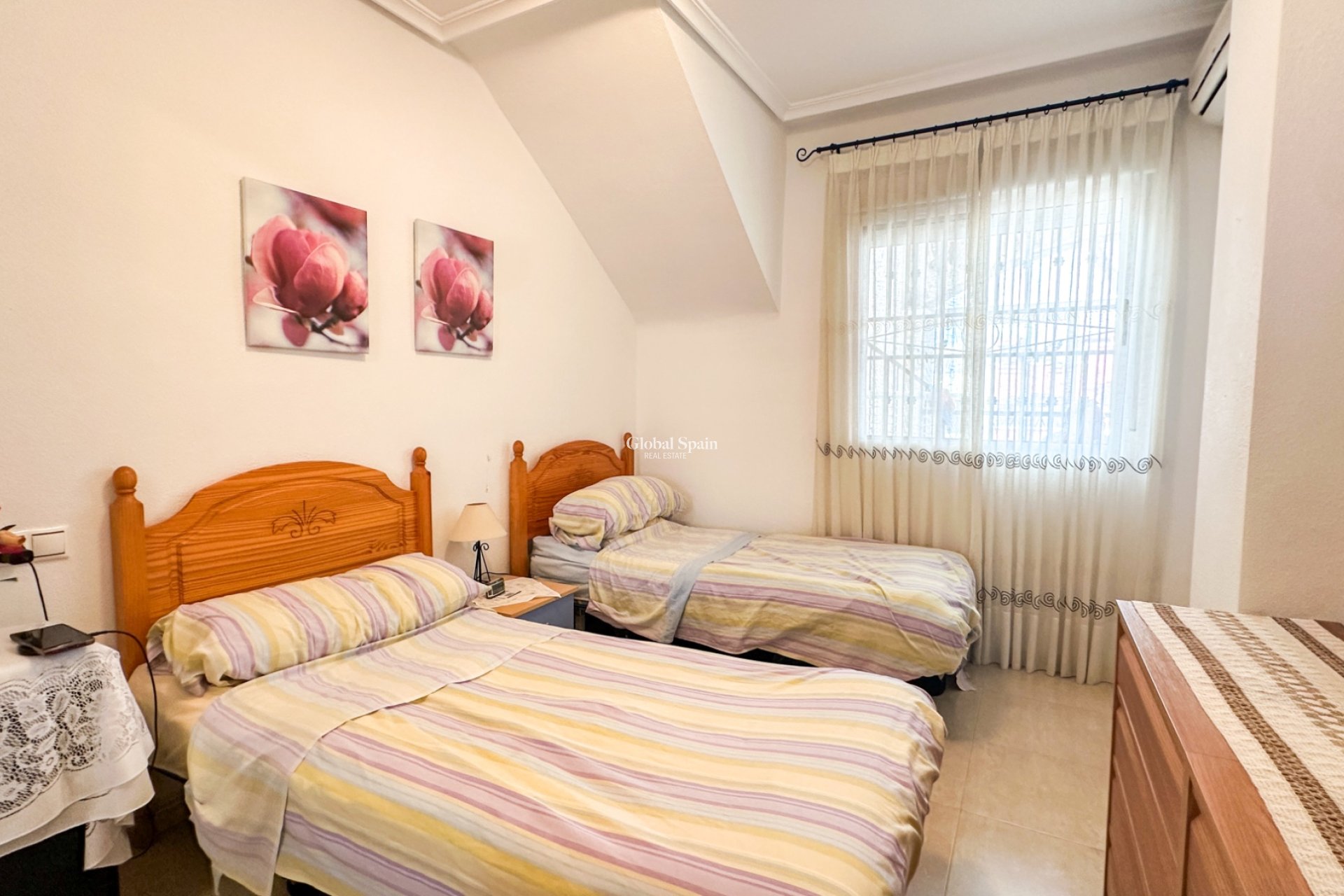 Resale - APARTMENT -
ORIHUELA COSTA - Punta Prima