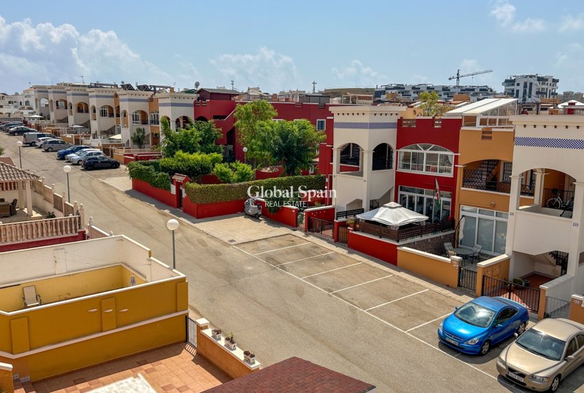 Resale - APARTMENT -
ORIHUELA COSTA - Punta Prima