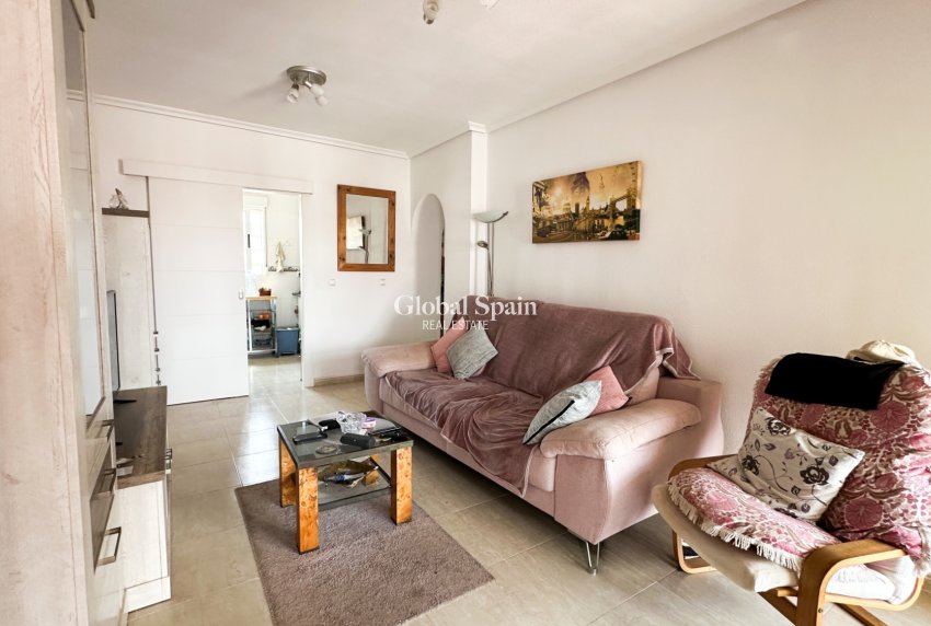 Resale - APARTMENT -
ORIHUELA COSTA - Punta Prima
