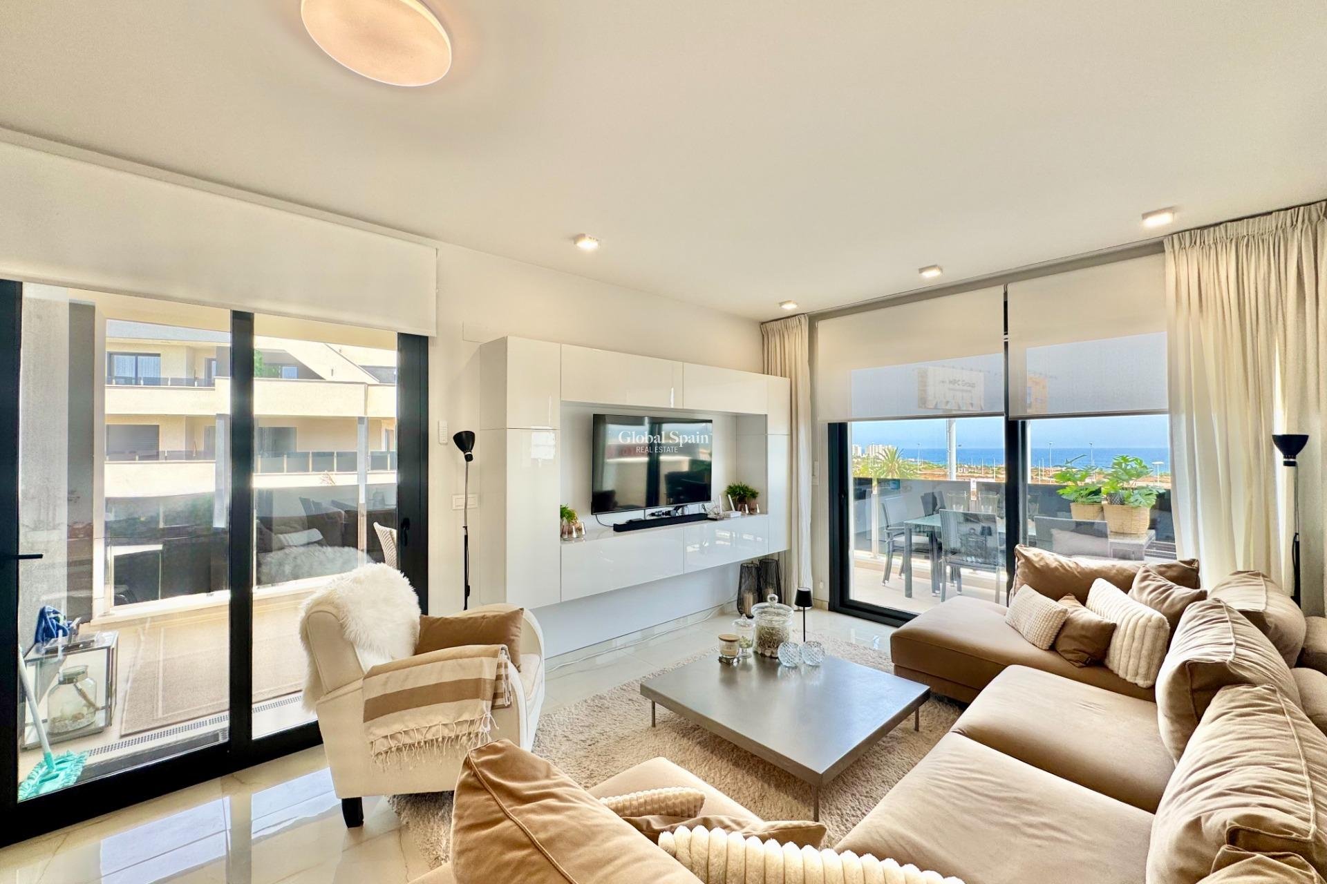 Resale - APARTMENT -
ORIHUELA COSTA - Punta Prima