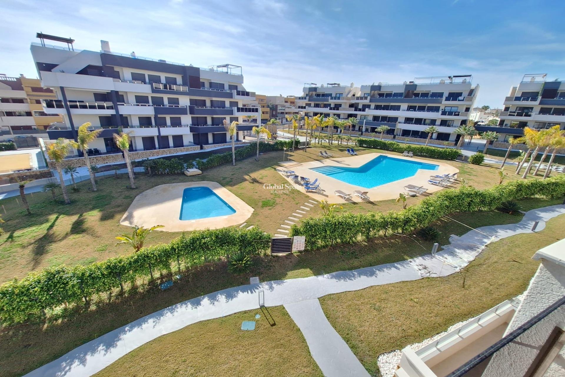 Resale - APARTMENT -
ORIHUELA COSTA - Punta Prima