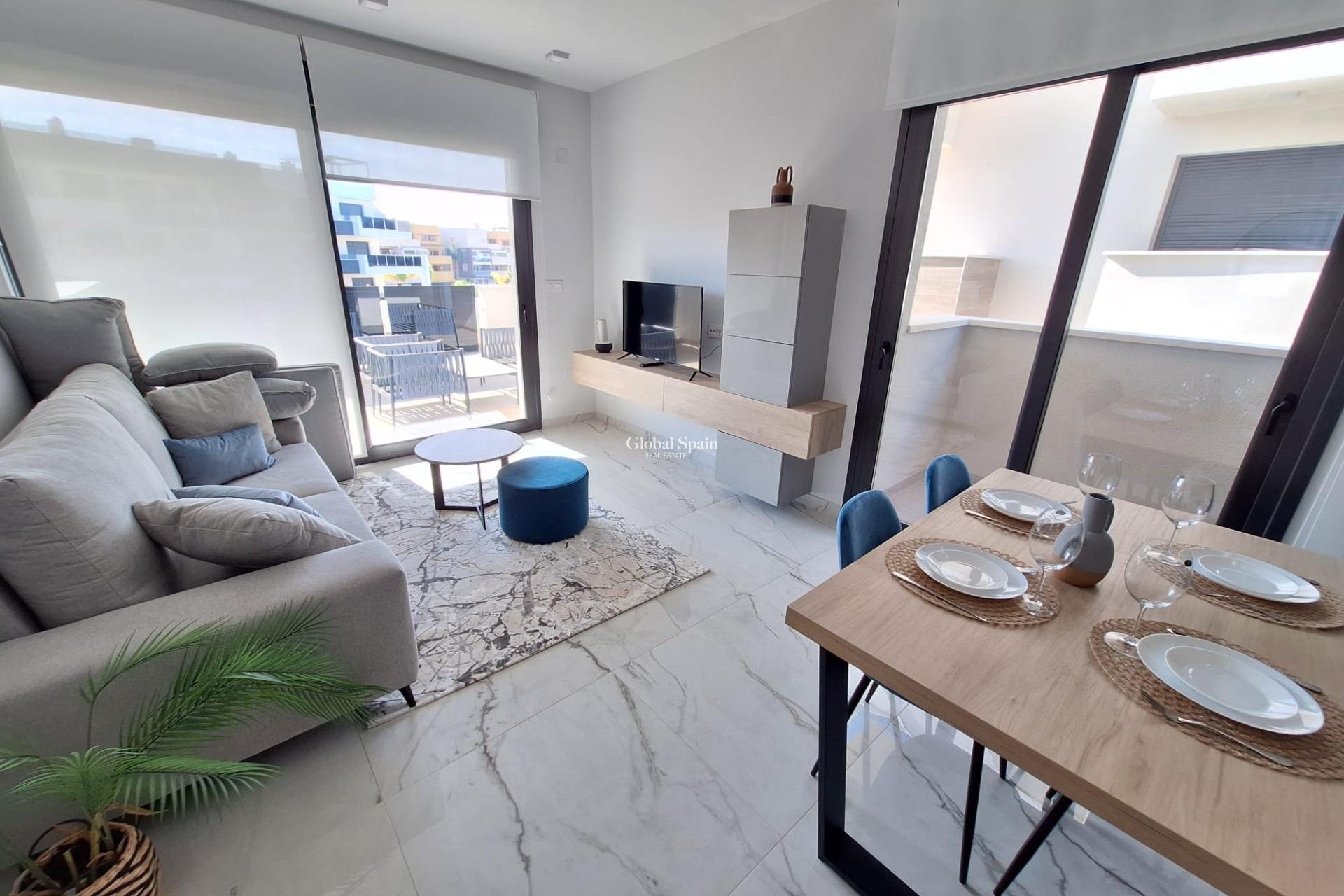 Resale - APARTMENT -
ORIHUELA COSTA - Punta Prima