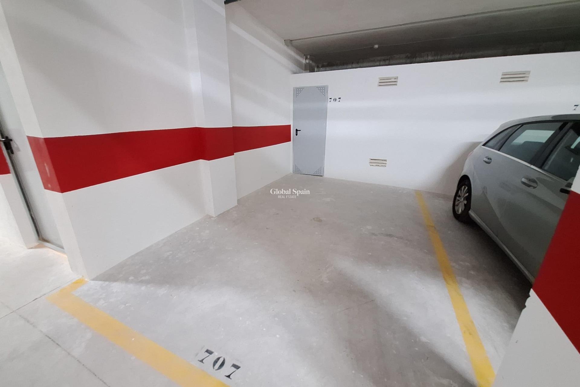 Resale - APARTMENT -
ORIHUELA COSTA - Punta Prima
