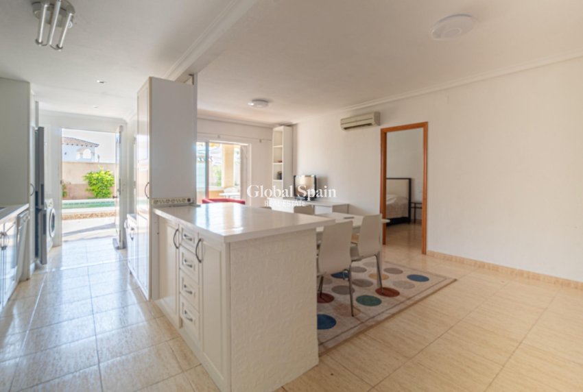 Resale - APARTMENT -
ORIHUELA COSTA - Punta Prima