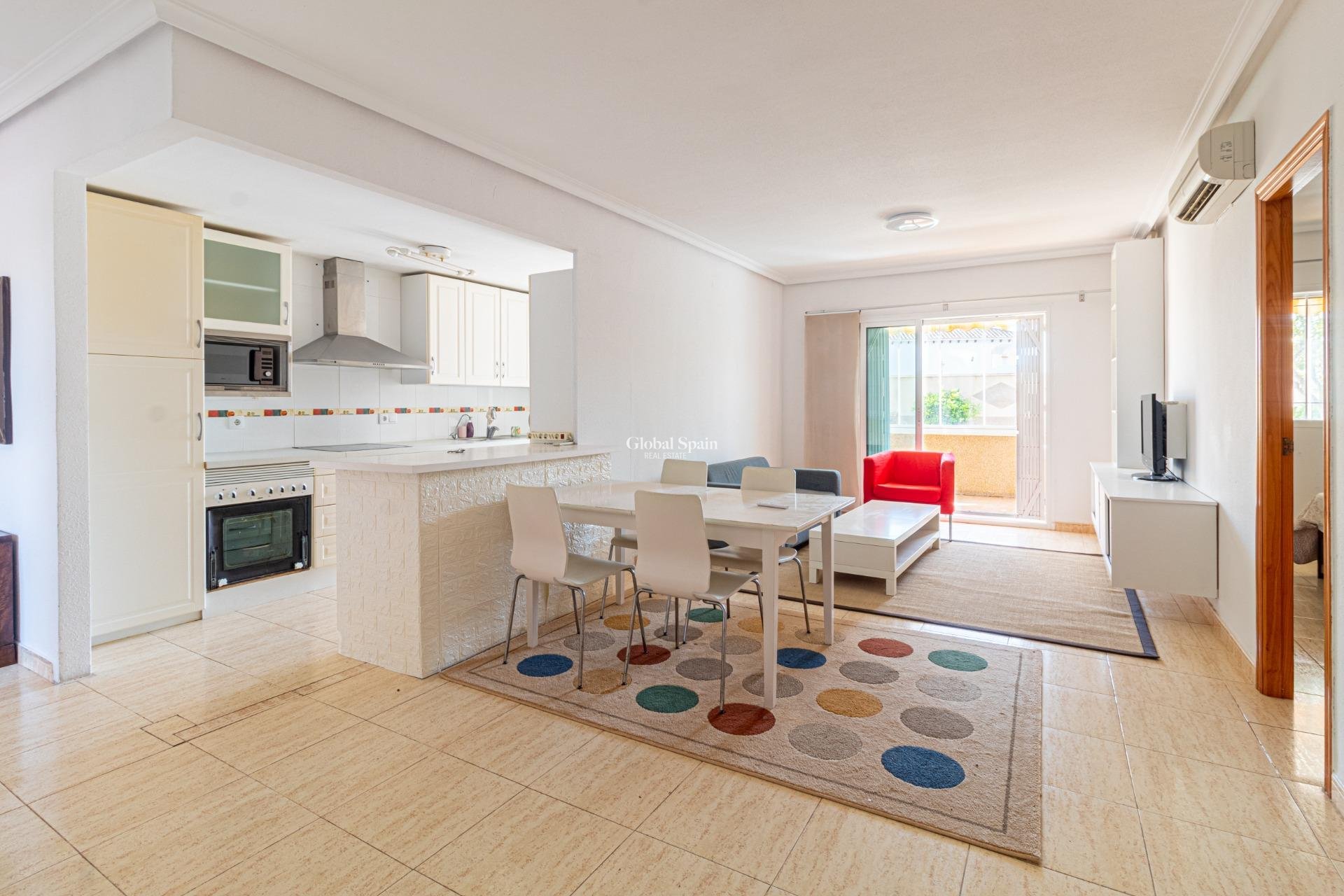 Resale - APARTMENT -
ORIHUELA COSTA - Punta Prima