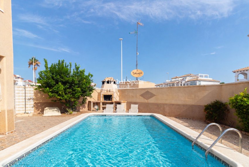Resale - APARTMENT -
ORIHUELA COSTA - Punta Prima