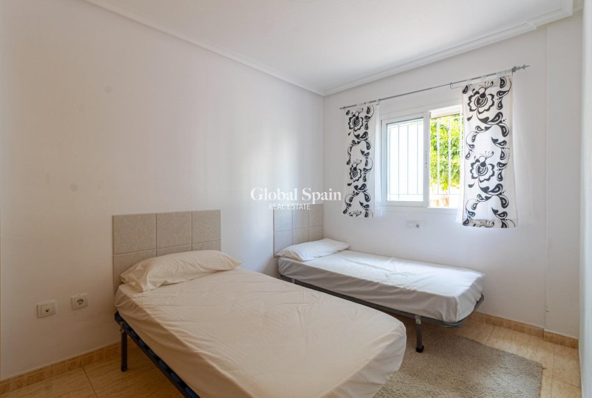 Resale - APARTMENT -
ORIHUELA COSTA - Punta Prima