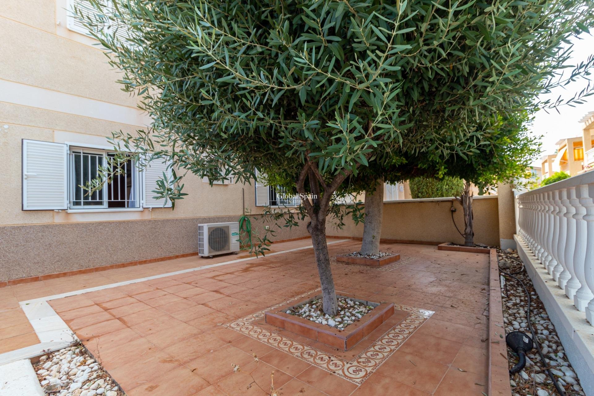 Resale - APARTMENT -
ORIHUELA COSTA - Punta Prima