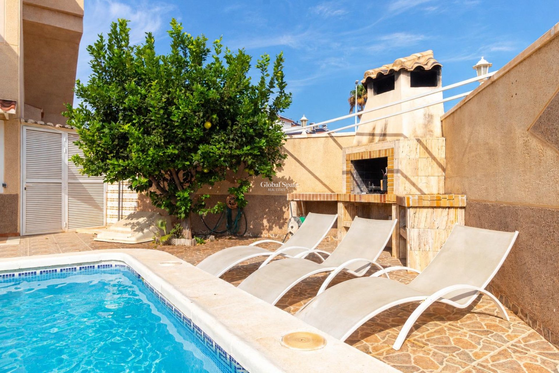 Resale - APARTMENT -
ORIHUELA COSTA - Punta Prima