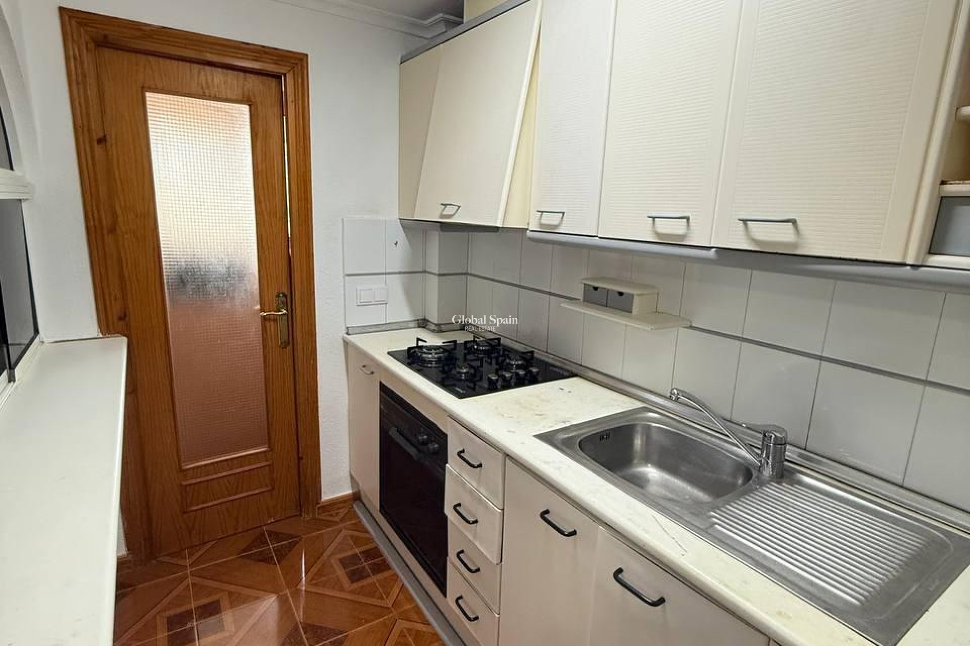 Resale - APARTMENT -
ORIHUELA COSTA - Punta Prima