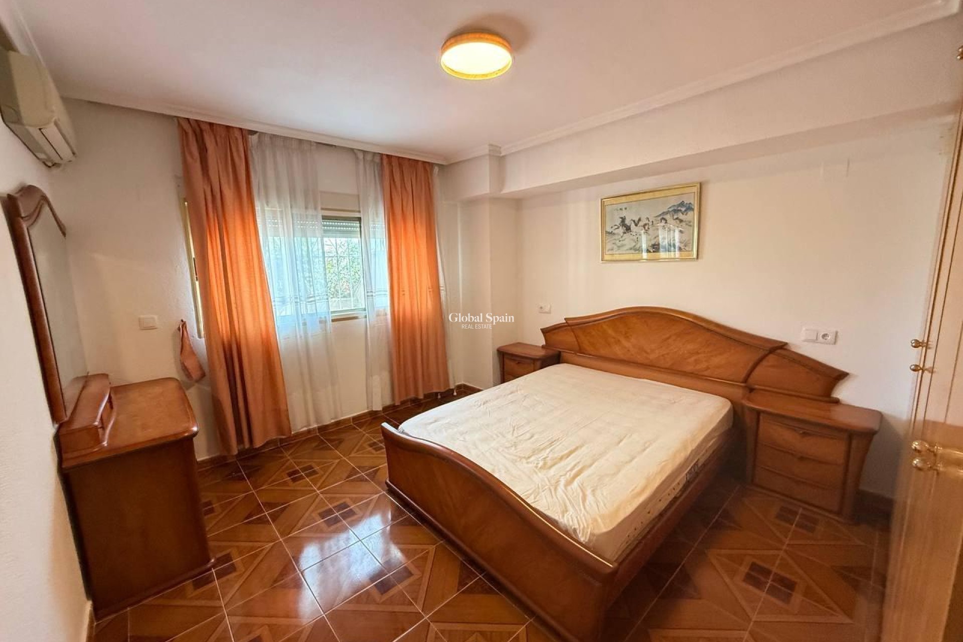 Resale - APARTMENT -
ORIHUELA COSTA - Punta Prima